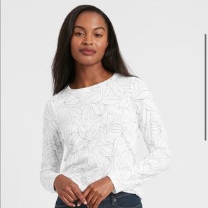 NWT Banana Republic long sleeve T-shirt